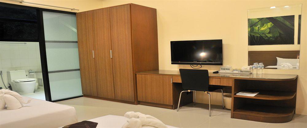The Wave Hotel Patong Sha Phuket Extérieur photo
