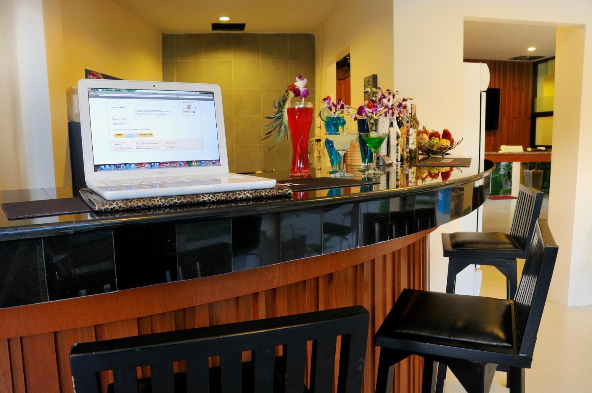 The Wave Hotel Patong Sha Phuket Extérieur photo