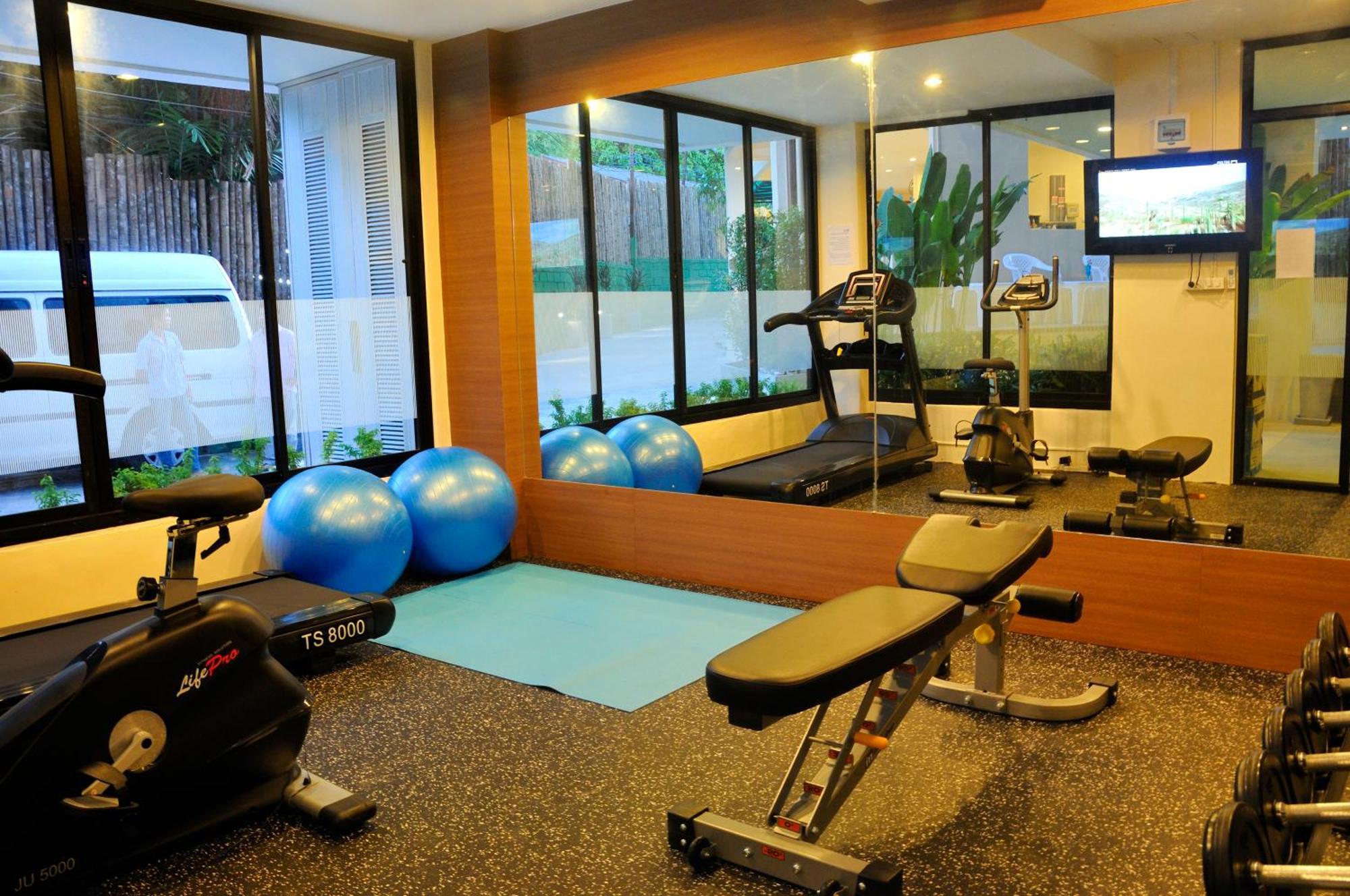 The Wave Hotel Patong Sha Phuket Extérieur photo
