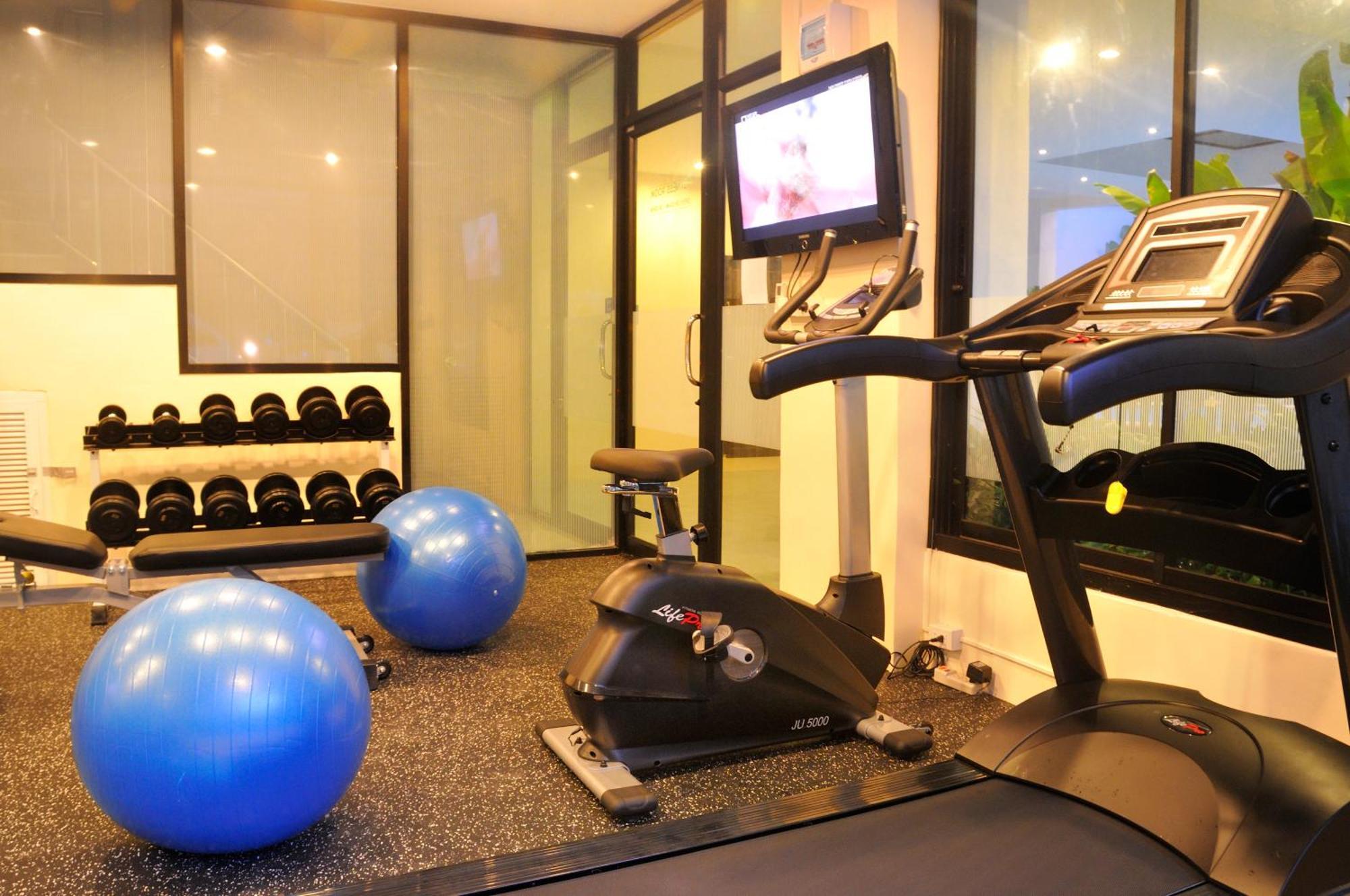 The Wave Hotel Patong Sha Phuket Extérieur photo