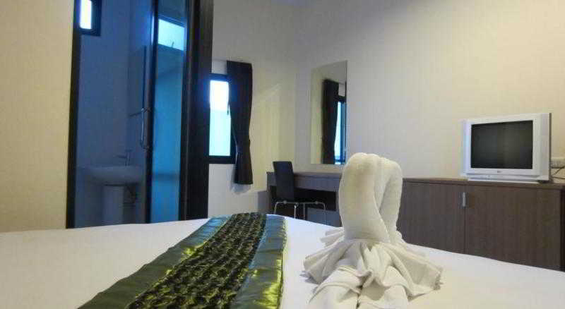 The Wave Hotel Patong Sha Phuket Extérieur photo