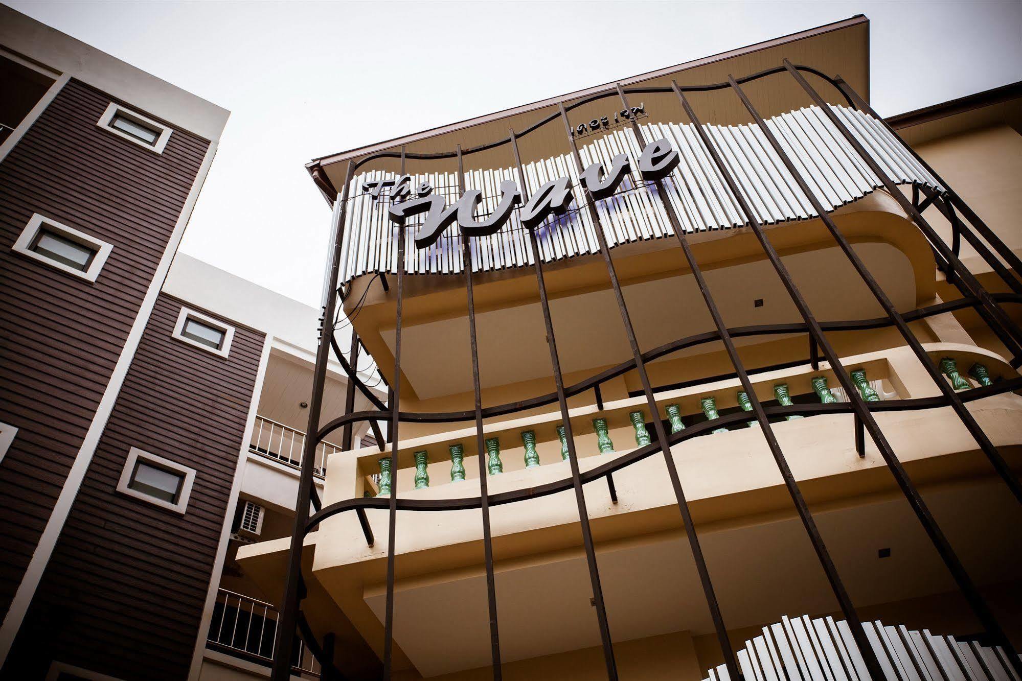 The Wave Hotel Patong Sha Phuket Extérieur photo