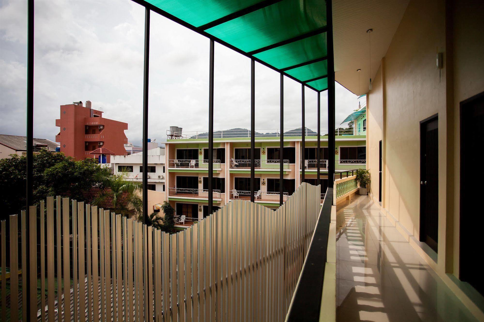 The Wave Hotel Patong Sha Phuket Extérieur photo