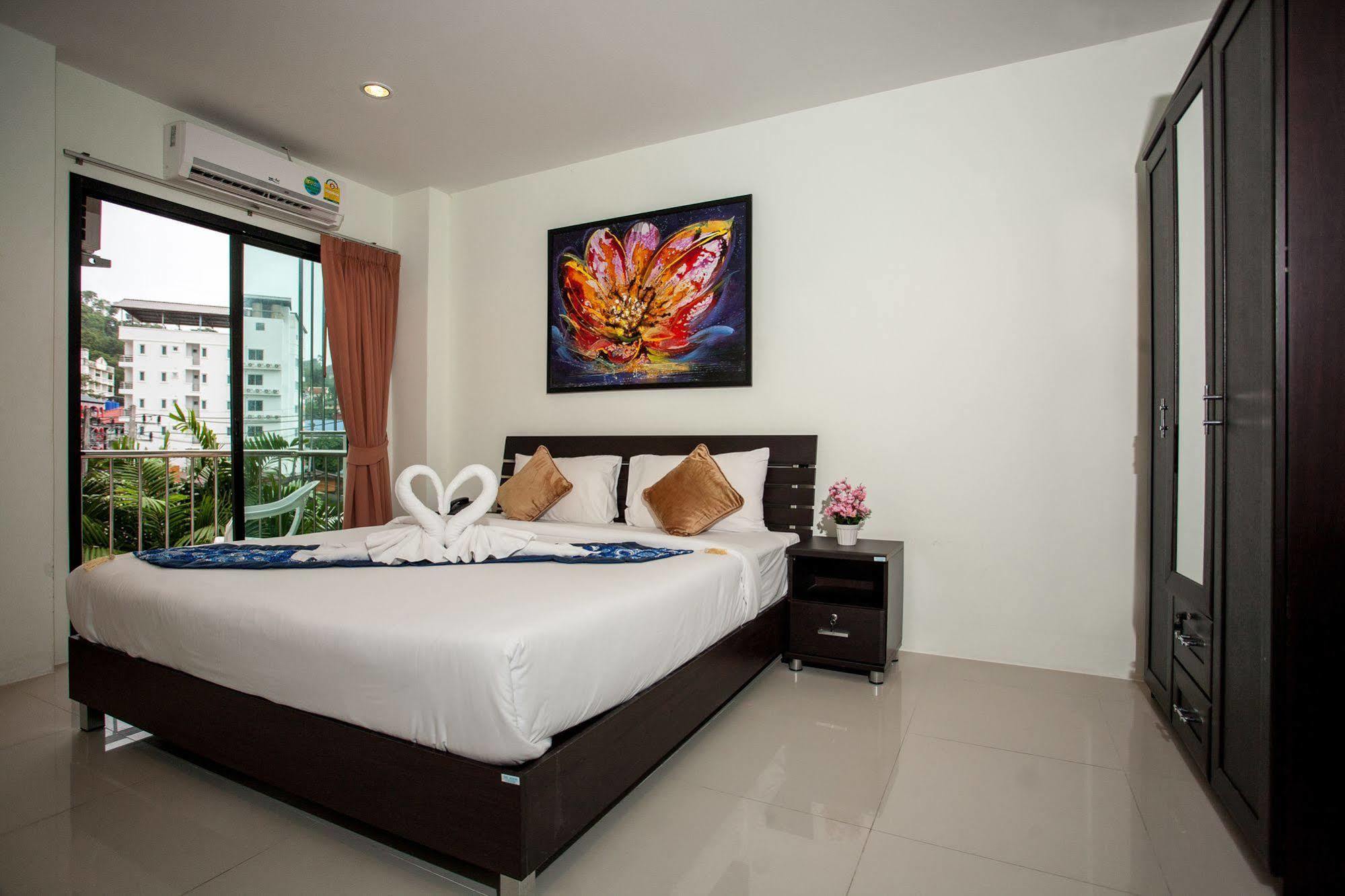 The Wave Hotel Patong Sha Phuket Extérieur photo